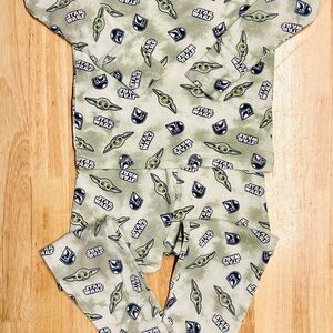 GAP Star Wars Light Green and Navy Baby Yoda Pajama Set Age 6